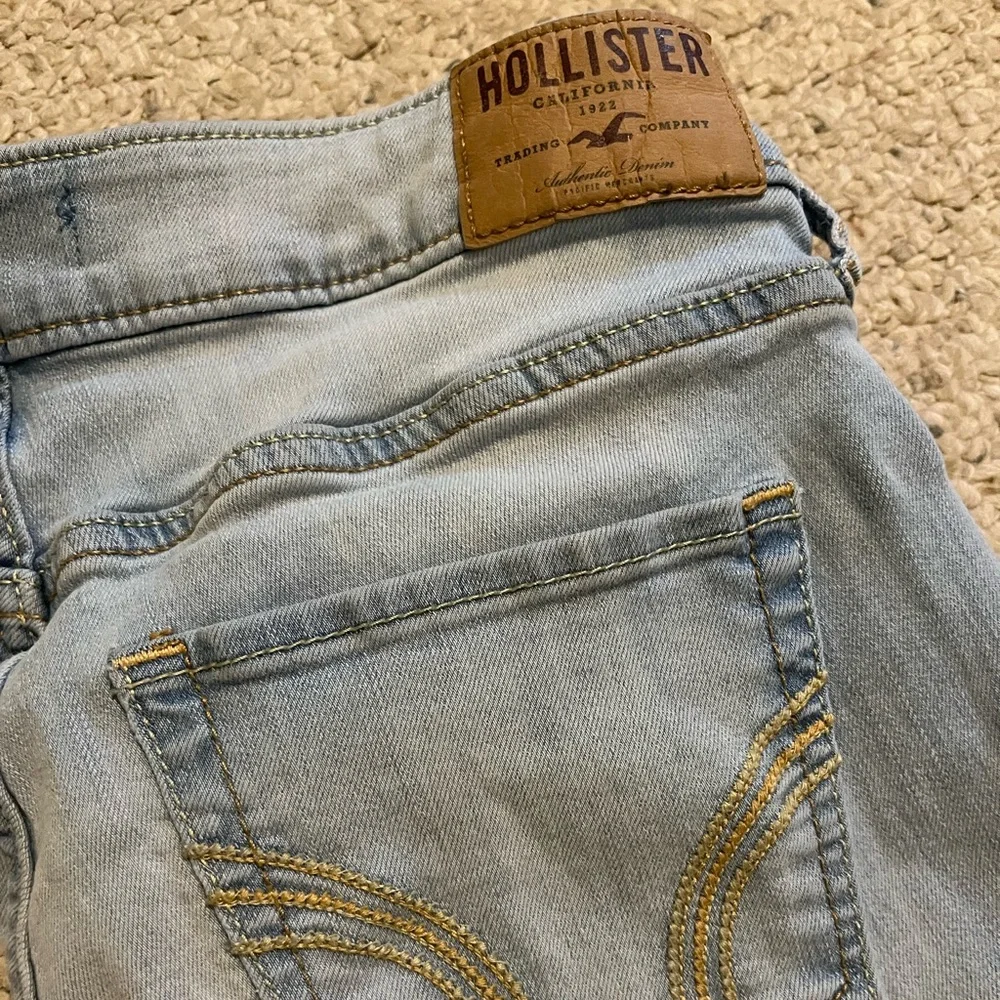 Hollister Skinny Jeans - Picture 2 of 5